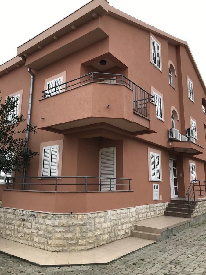 Apartments Juran ซูโกชัน ภายนอก รูปภาพ