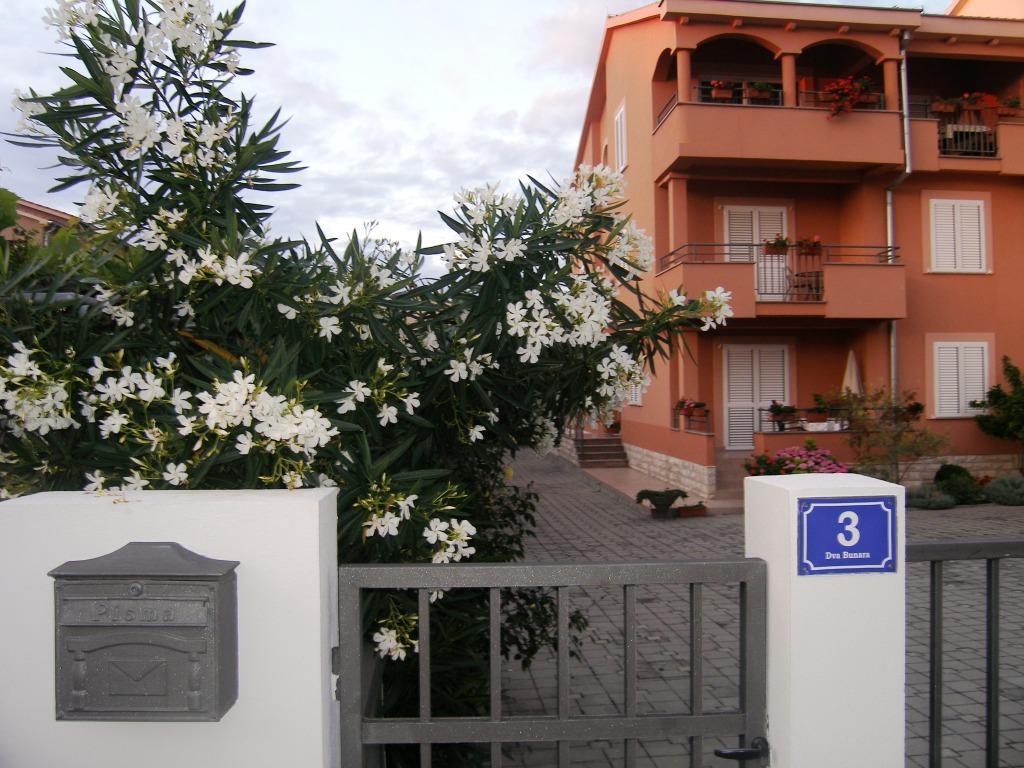 Apartments Juran ซูโกชัน ภายนอก รูปภาพ